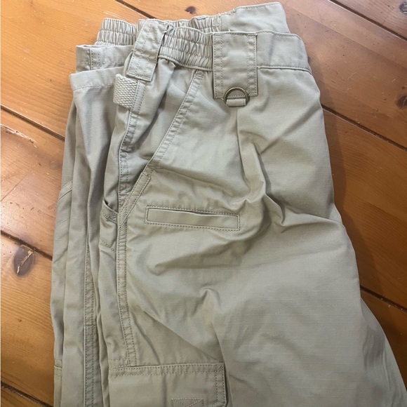 5.11 Tactical Men’s Ivory Color Tactical Cargo Pants New Without Tags Size 34x32 - Picture 7 of 7
